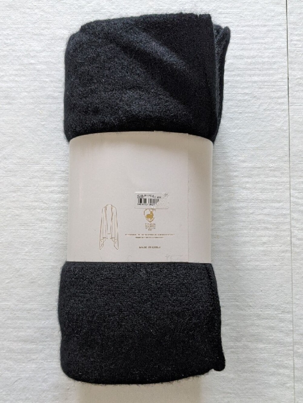 NWT - J.Crew - 100% Cashmere Oversized Wrap - Black - 33"x79" - Picture 2 of 5